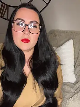 Ruby-Black online show from 10.18.25