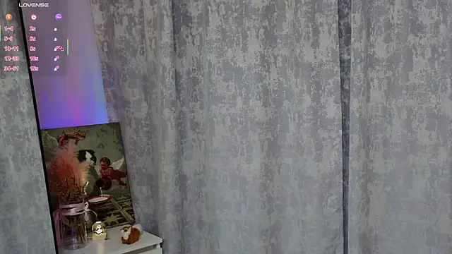 LunaraRada online show from 11.10.25