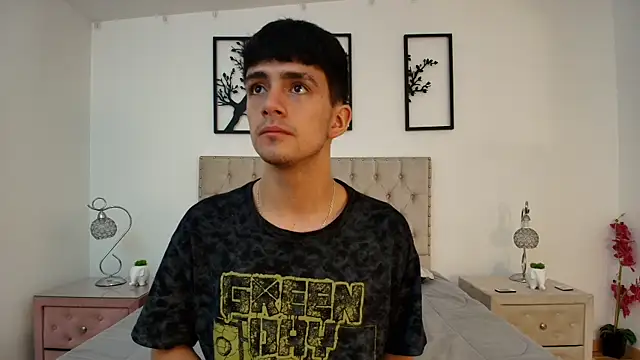 Snapshot of Axel_Draven chatting on 10.02.25 Axel Draven online show from 10.02.25