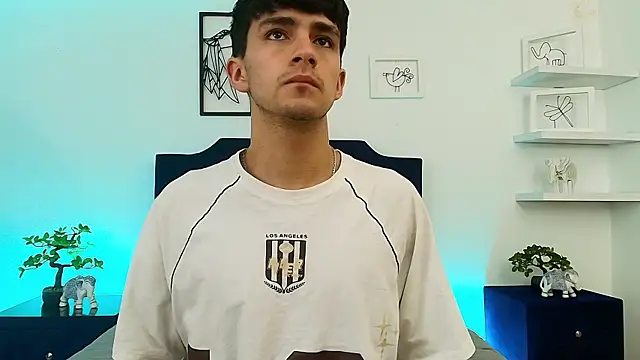 Snapshot of Axel_Draven chatting on 10.16.25 Axel Draven online show from 10.16.25