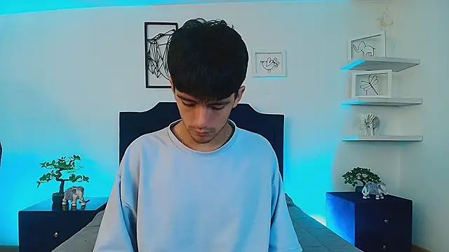 Snapshot of Axel_Draven chatting on 10.20.25 Axel Draven online show from 10.20.25