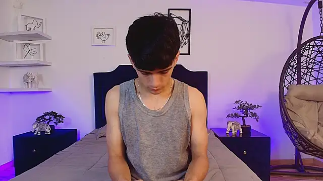 Snapshot of Axel_Draven chatting on 10.23.25 Axel Draven online show from 10.23.25