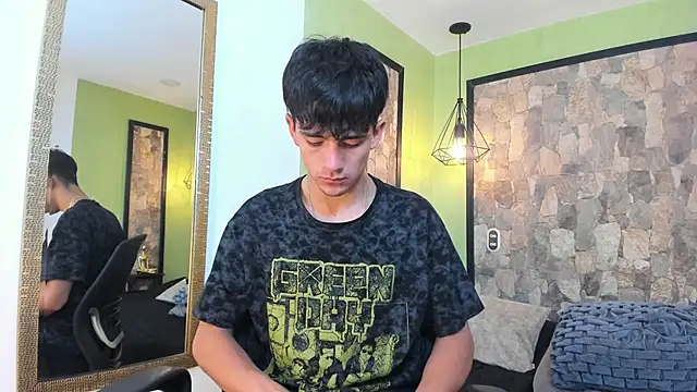 Snapshot of Axel_Draven chatting on 11.17.25 Axel Draven online show from 11.17.25