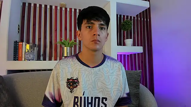 Snapshot of Axel_Draven chatting on 11.21.25 Axel Draven online show from 11.21.25