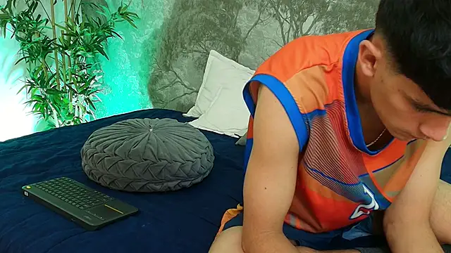 Snapshot of Axel_Draven chatting on 11.25.25 Axel Draven online show from 11.25.25