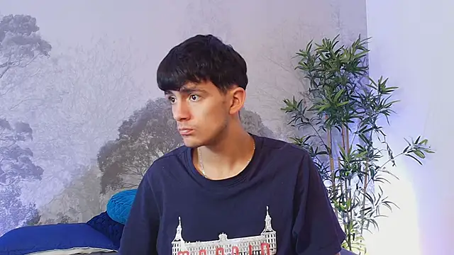 Snapshot of Axel_Draven chatting on 12.17.25 Axel Draven online show from 12.17.25