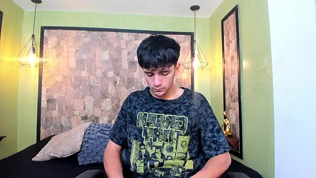 Snapshot of Axel_Draven chatting on 12.22.25 Axel Draven online show from 12.22.25