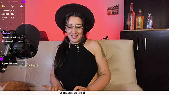 Snapshot of tellmemaddie chatting on 04.07.26 tellmemaddie online show from 04.07.26
