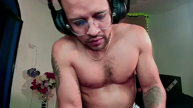 LucasGaeel online show from 10.11.25