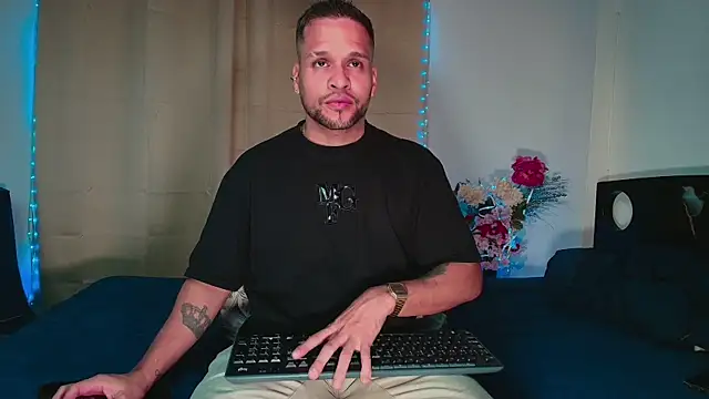 Snapshot of LucasGaeel chatting on 01.16.26 LucasGaeel online show from 01.16.26