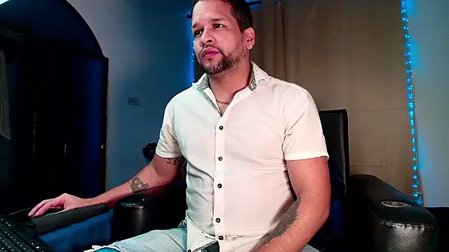 Snapshot of LucasGaeel chatting on 02.02.26 LucasGaeel online show from 02.02.26