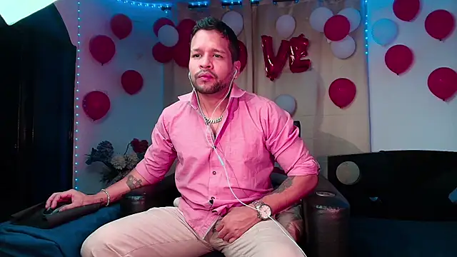 Snapshot of LucasGaeel chatting on 02.15.26 LucasGaeel online show from 02.15.26