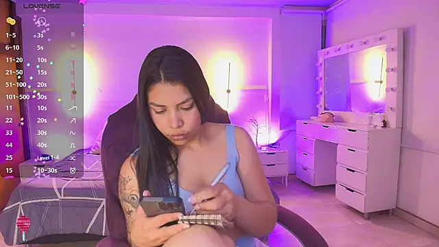 Snapshot of kloe28 chatting on 02.19.26 kloe28 online show from 02.19.26