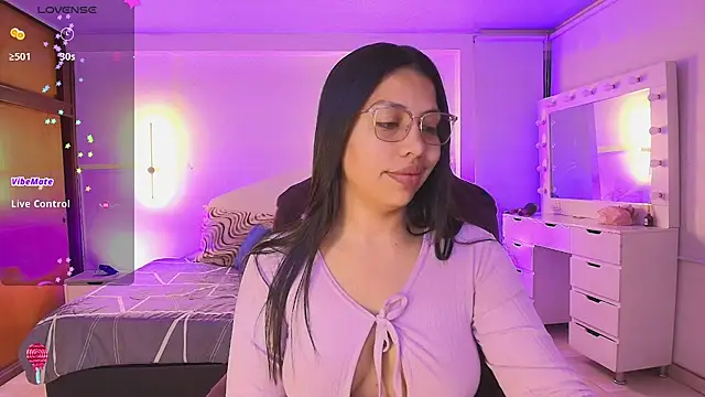 Snapshot of kloe28 chatting on 02.26.26 kloe28 online show from 02.26.26