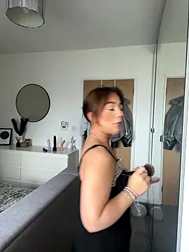 Snapshot of MissPixieRae chatting on 10.27.25 MissPixieRae online show from 10.27.25