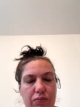 Eleanorxx online show from 10.28.25