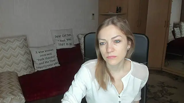 Tiffany Bates online show from 12.23.25