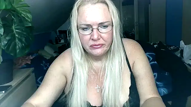 Sandy-Summer online show from 10.20.25