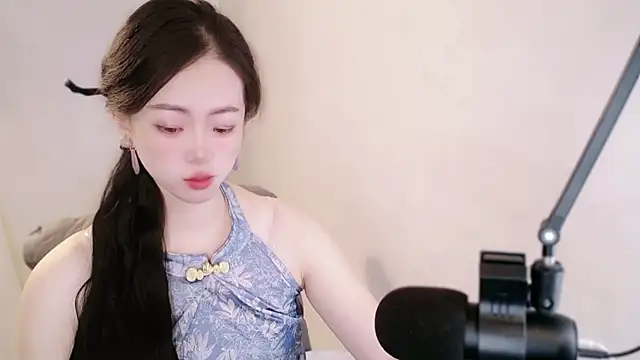 Snapshot of mitowato chatting on 10.20.25 mitowato online show from 10.20.25