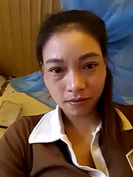 Snapshot of Phiny_xx chatting on 10.12.25 Phiny xx online show from 10.12.25