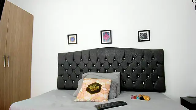 Snapshot of michellmorgans chatting on 10.11.25 michellmorgans online show from 10.11.25