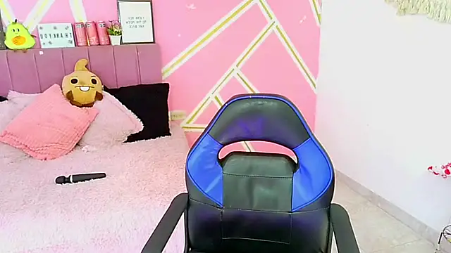 Snapshot of isa_bunny18 chatting on 02.28.26 isa bunny18 online show from 02.28.26