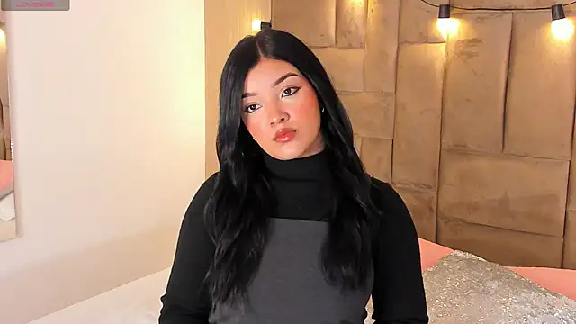 EmmaBlossom online show from 10.10.25