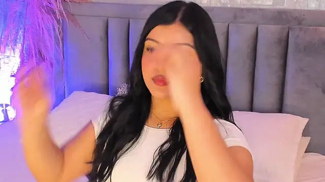 EmmaBlossom online show from 11.30.25