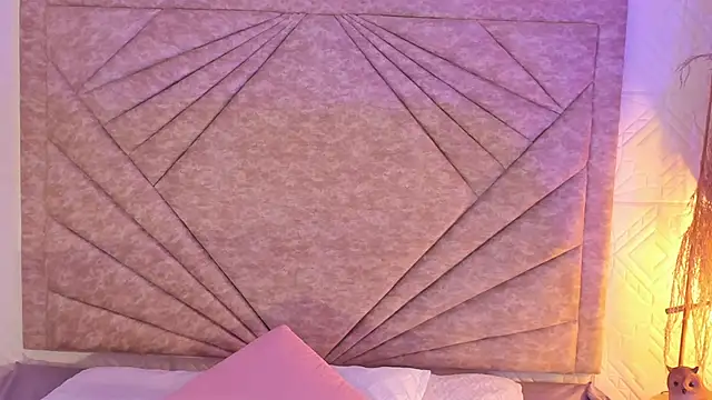 EmmaBlossom online show from 12.15.25