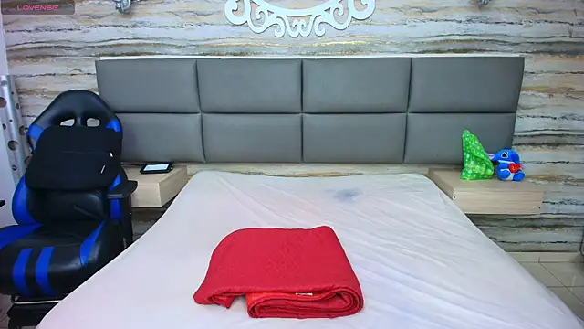 Lovers 21 online show from 10.24.25