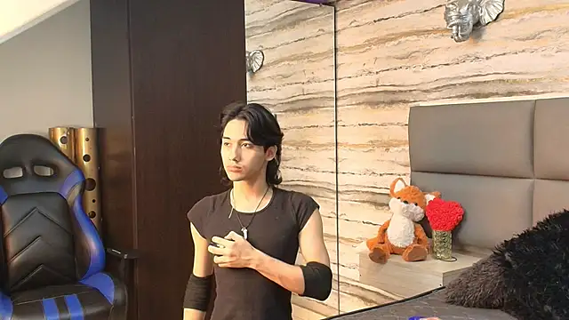 Lovers 21 online show from 02.25.26