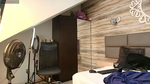 Lovers 21 online show from 03.11.26