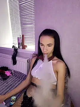 Snapshot of Julietta_001 chatting on 10.21.25 Julietta 001 online show from 10.21.25