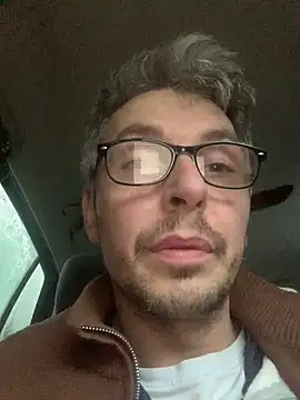 CerveniXXL online show from 11.16.25