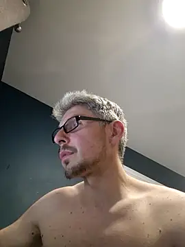 CerveniXXL online show from 04.21.26