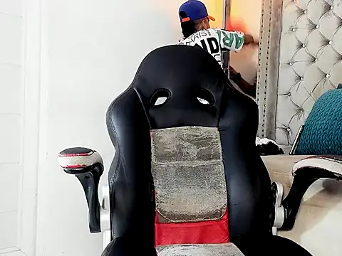 Snapshot of Kevinfox23cms chatting on 10.01.25 Kevinfox23cms online show from 10.01.25