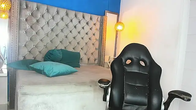 Snapshot of Kevinfox23cms chatting on 10.15.25 Kevinfox23cms online show from 10.15.25