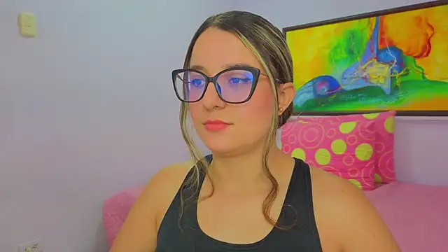 Snapshot of katiaa_lovv chatting on 05.04.26 katiaa lovv online show from 05.04.26