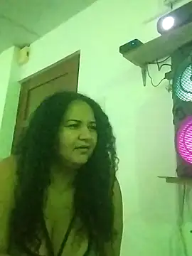 Snapshot of MEYBELLATINA chatting on 06.13.26 MEYBELLATINA online show from 06.13.26