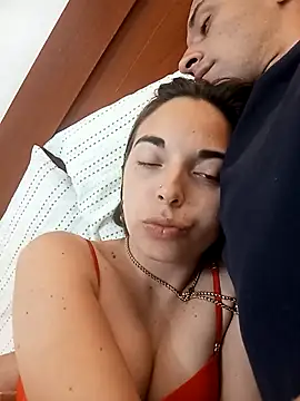 CrisHot202 online show from 10.28.25