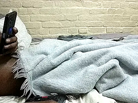 Snapshot of Mshayiwesinqe chatting on 11.07.25 Mshayiwesinqe online show from 11.07.25