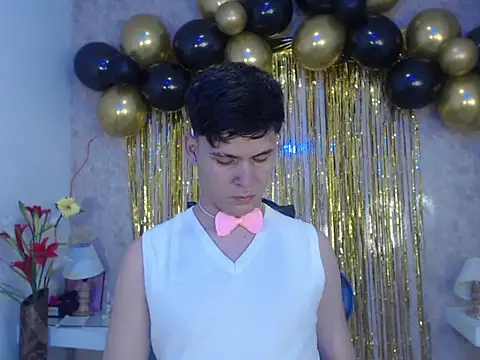 Aaron Foxxx online show from 10.12.25