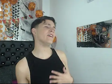 Aaron Foxxx online show from 10.15.25