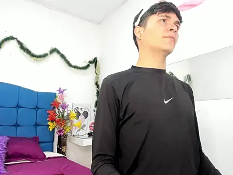 Aaron Foxxx online show from 12.21.25