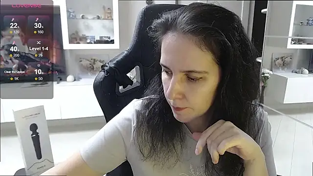 Irwi Tomboy online show from 11.06.25