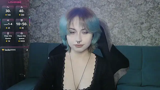 Snapshot of LeisaHopperstad chatting on 04.21.26 LeisaHopperstad online show from 04.21.26