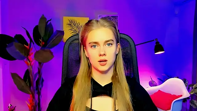 JuneWoods online show from 11.20.25