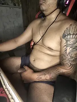 Snapshot of gtzmoreno chatting on 11.24.25 gtzmoreno online show from 11.24.25