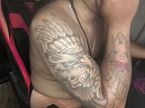 Snapshot of gtzmoreno chatting on 12.01.25 gtzmoreno online show from 12.01.25