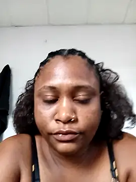 Snapshot of Ticky_Pheonix chatting on 10.11.25 Ticky Pheonix online show from 10.11.25